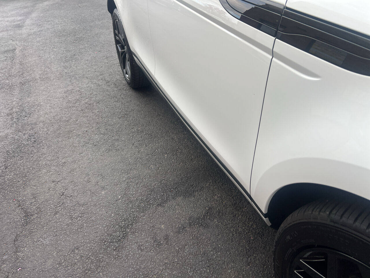 Used 2023 Land Rover Range Rover Evoque SE AWD/4WD image 12