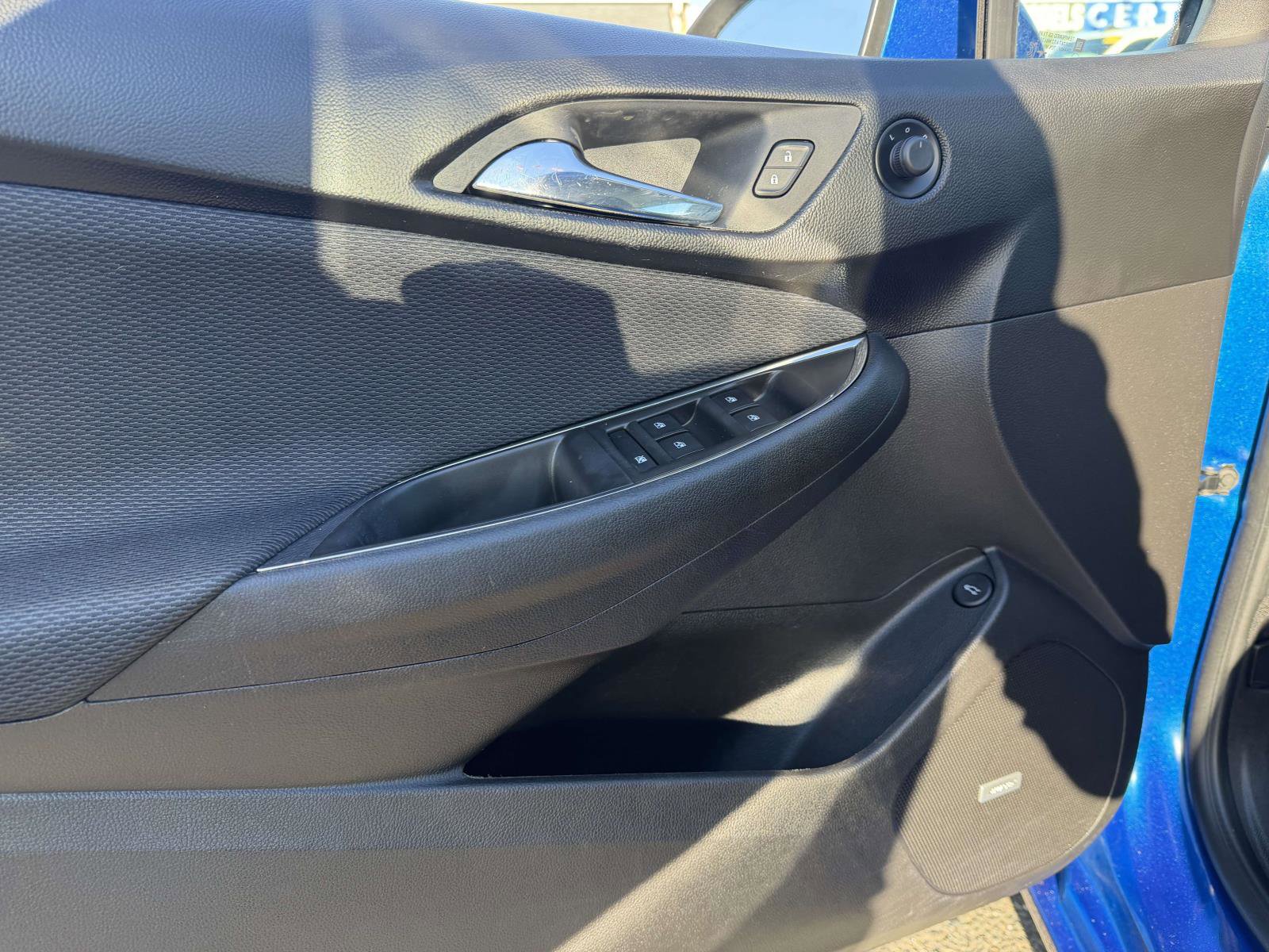 Used 2018 Chevrolet Cruze LT w/ Sun And Sound Package FWD image 17