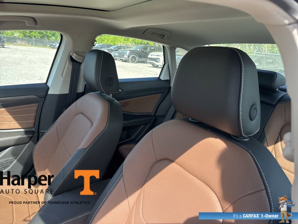 Used 2025 Volkswagen Jetta SEL image 12