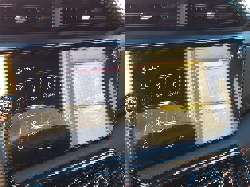 Used 2024 GMC Sierra 3500 AT4 w/ AT4 Premium Plus Package image 18