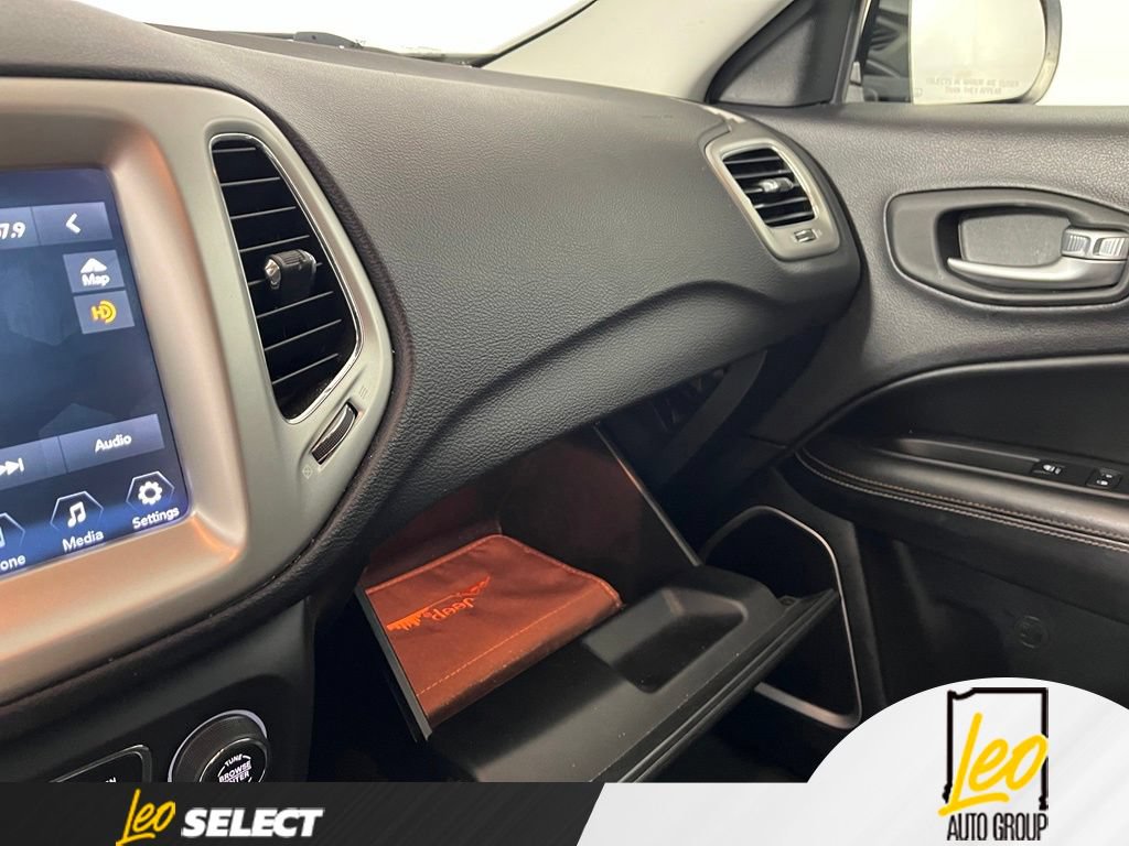 Used 2018 Jeep Compass Latitude w/ Popular Equipment Group AWD/4WD image 24