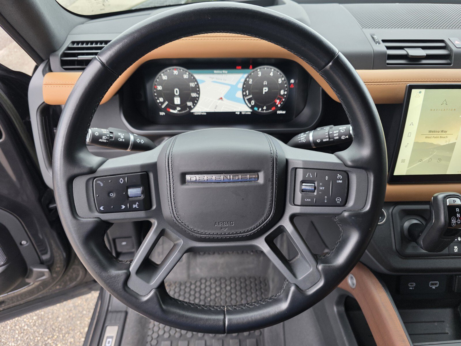 Used 2023 Land Rover Defender 110 X AWD/4WD image 16
