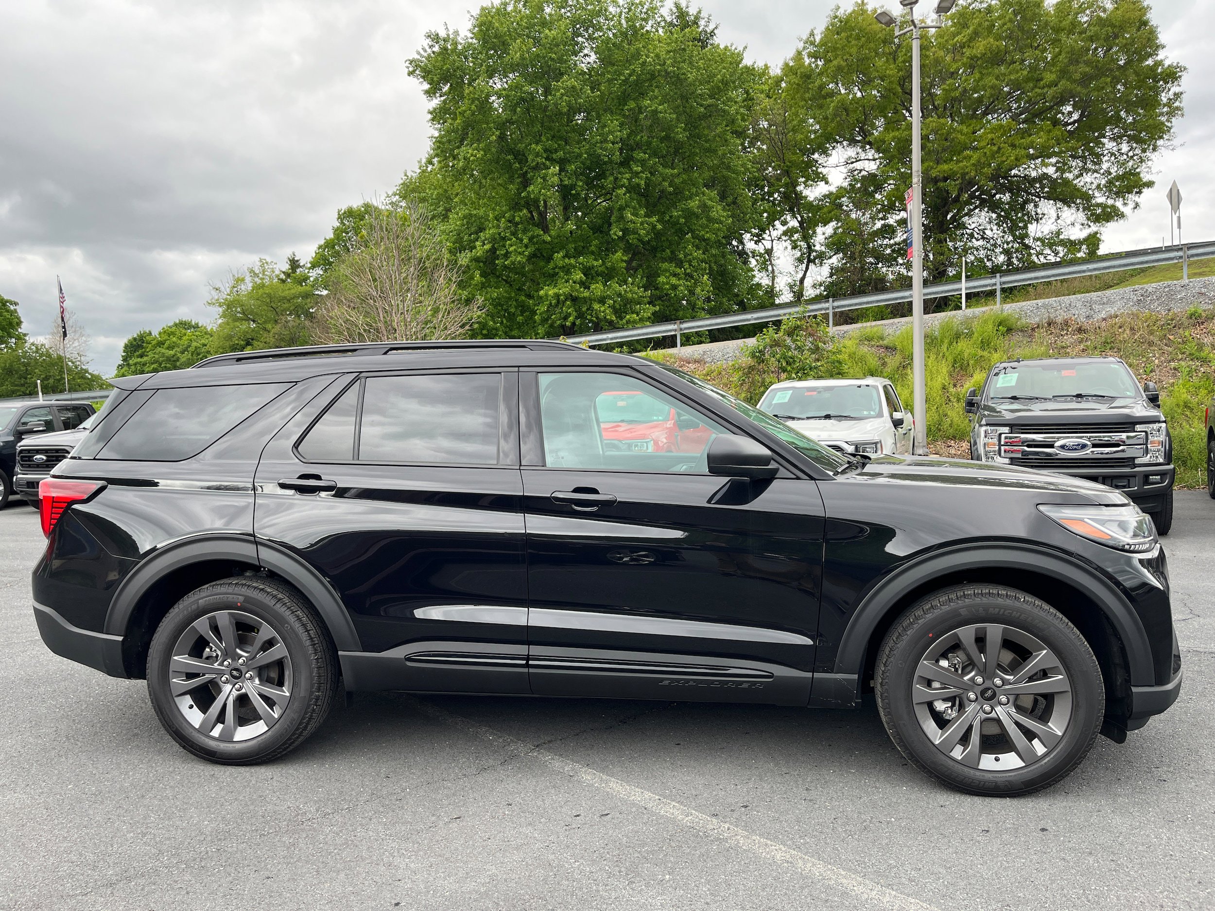 New 2026 Ford Explorer Active w/ Active Comfort Package AWD/4WD image 4