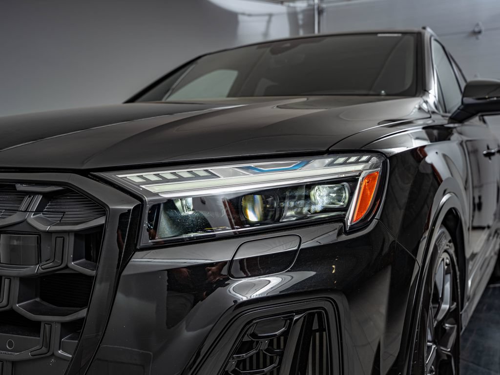 Used 2025 Audi SQ7 Prestige AWD/4WD image 13