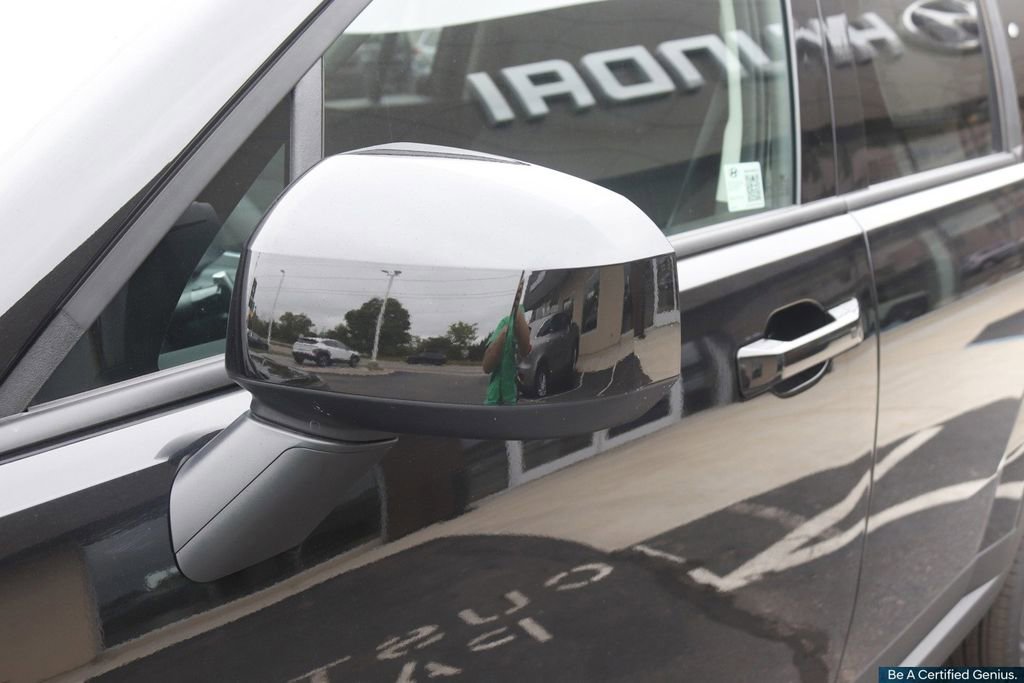 Certified 2025 Hyundai Santa Fe SE image 3