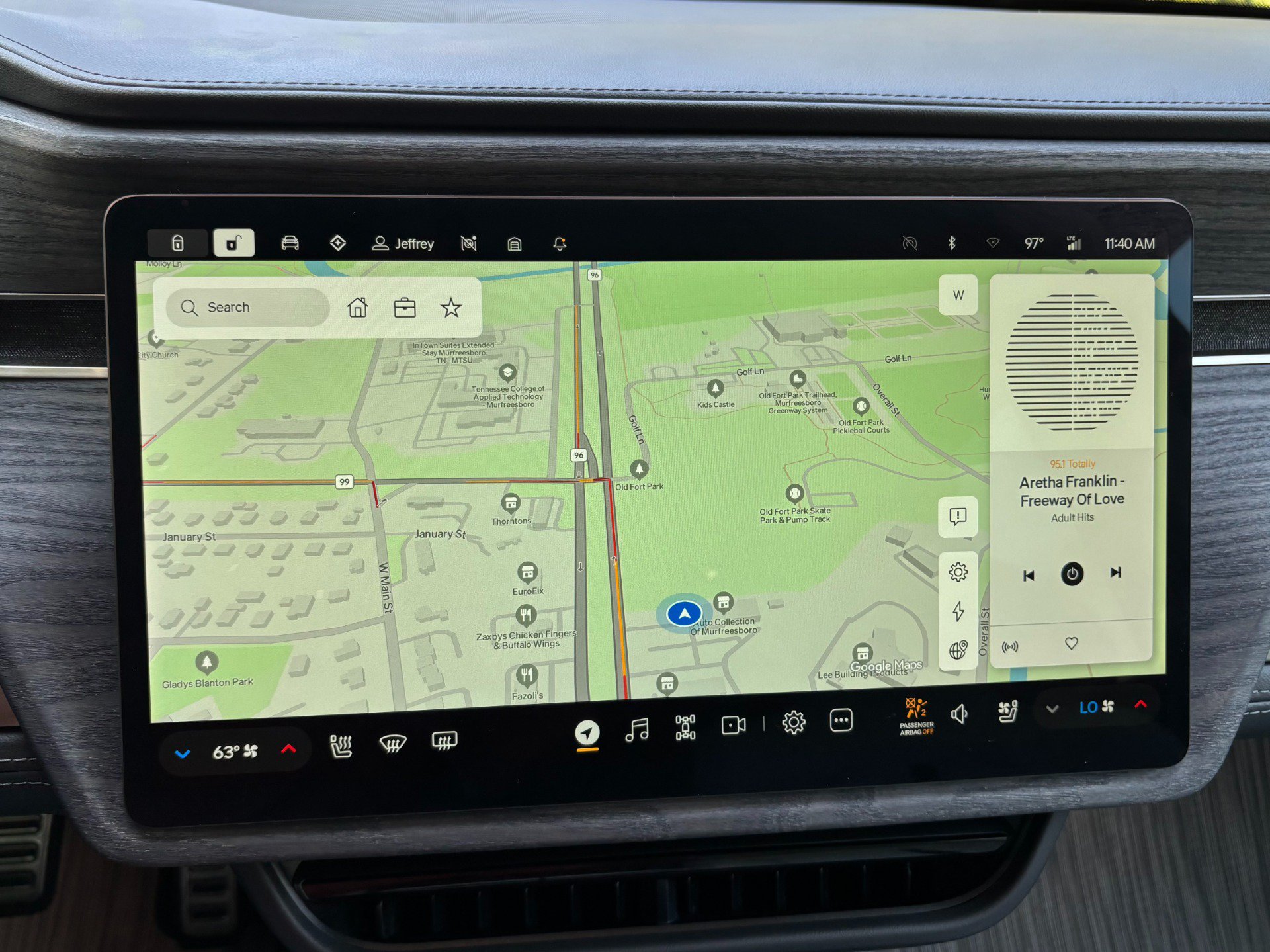 Used 2024 Rivian R1S Adventure Dual AWD/4WD image 31