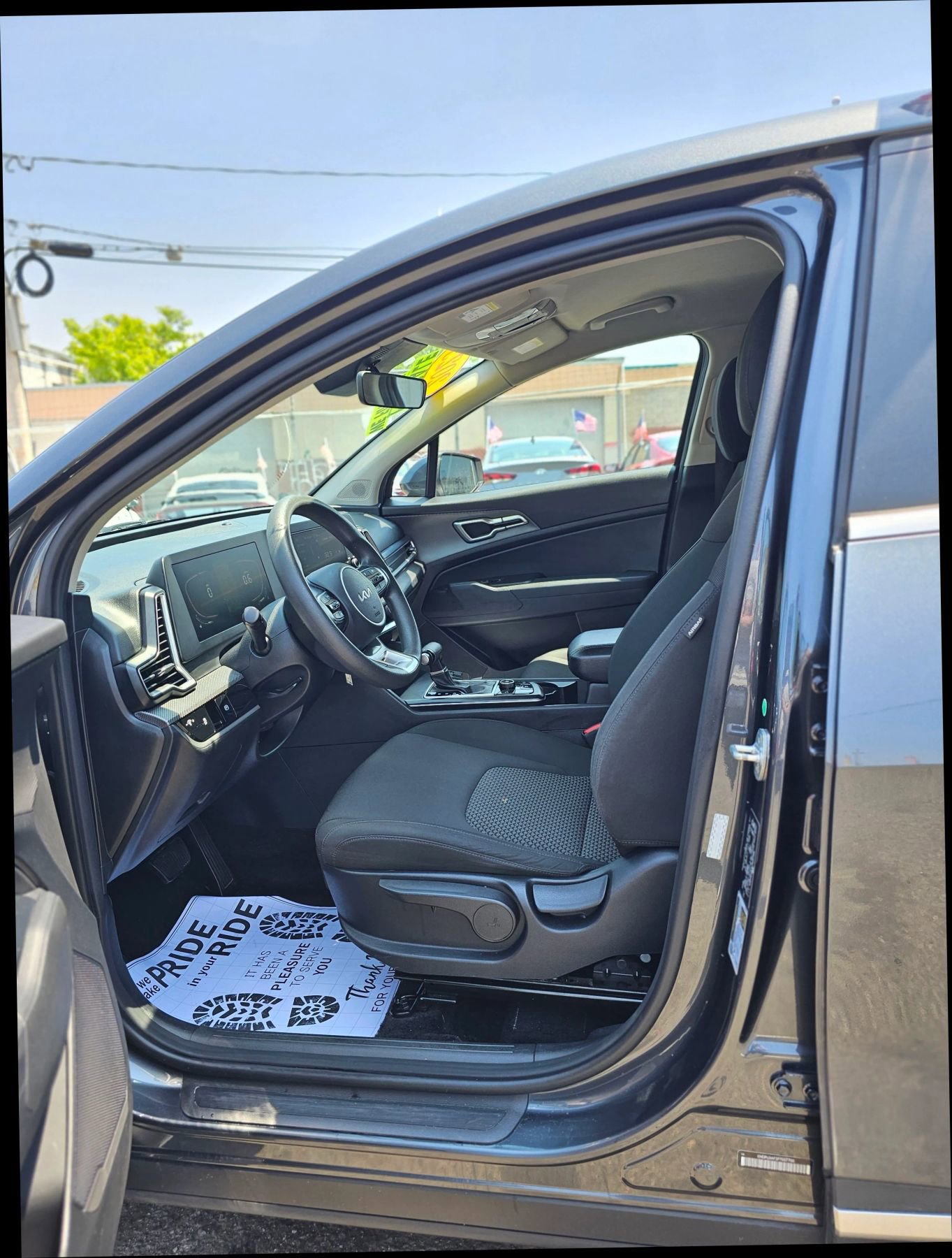 Used 2023 Kia Sportage LX image 7