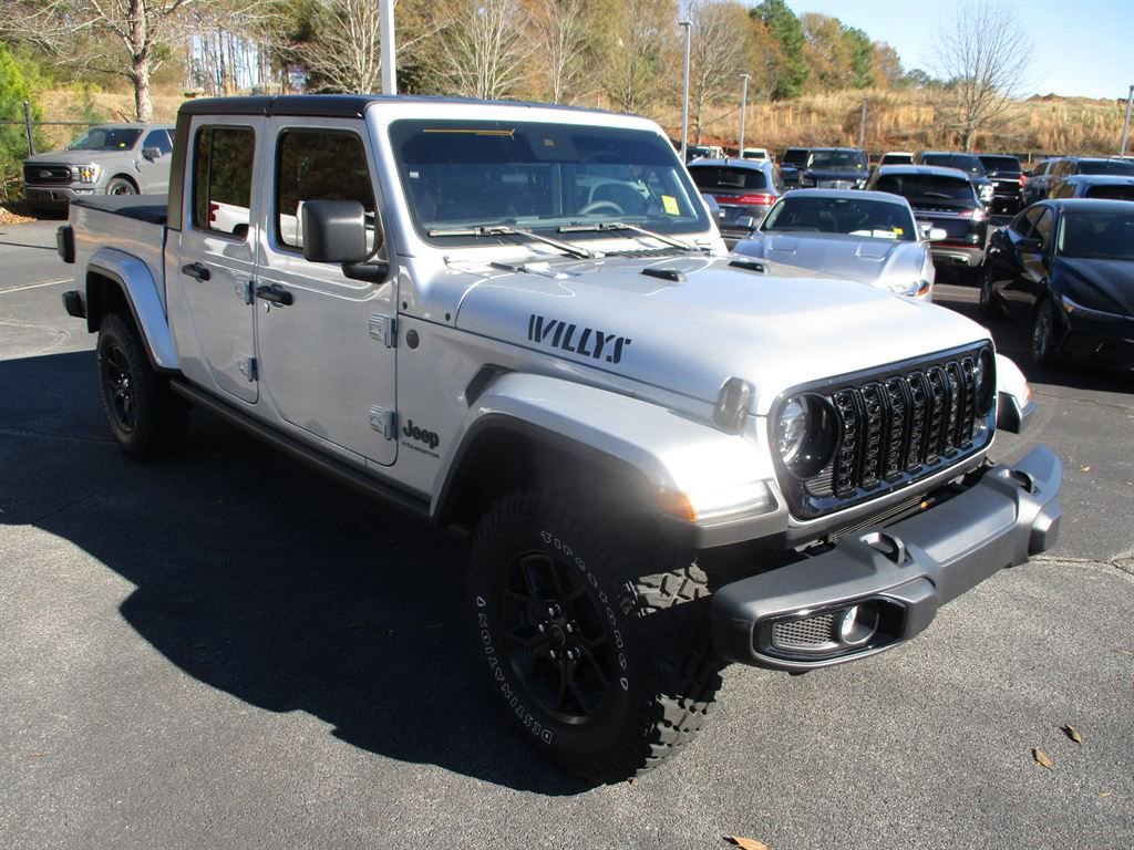 Used 2024 Jeep Gladiator Sport image 2