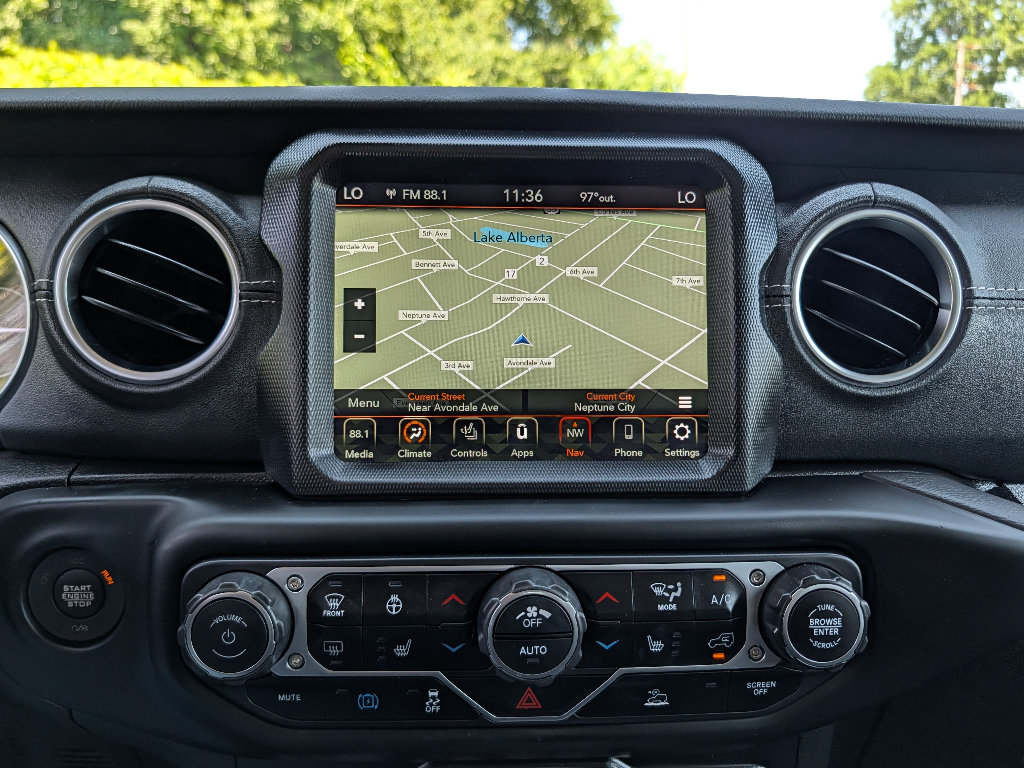 Used 2023 Jeep Wrangler Unlimited Sahara w/ Cold Weather Group AWD/4WD image 37