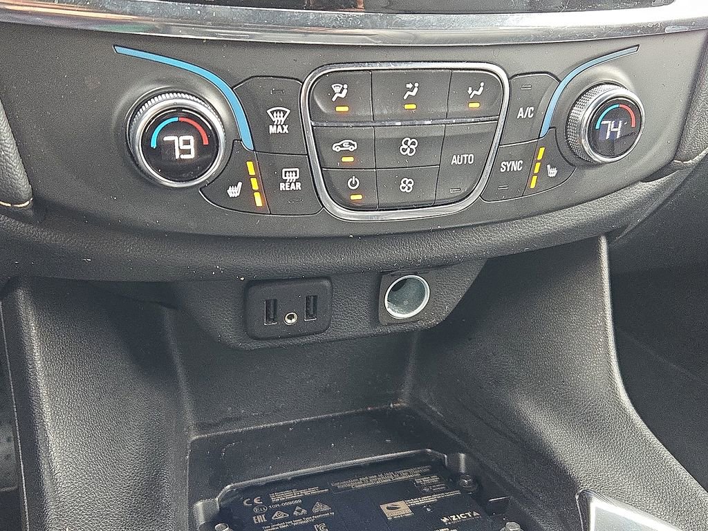 Used 2023 Chevrolet Traverse LT image 22