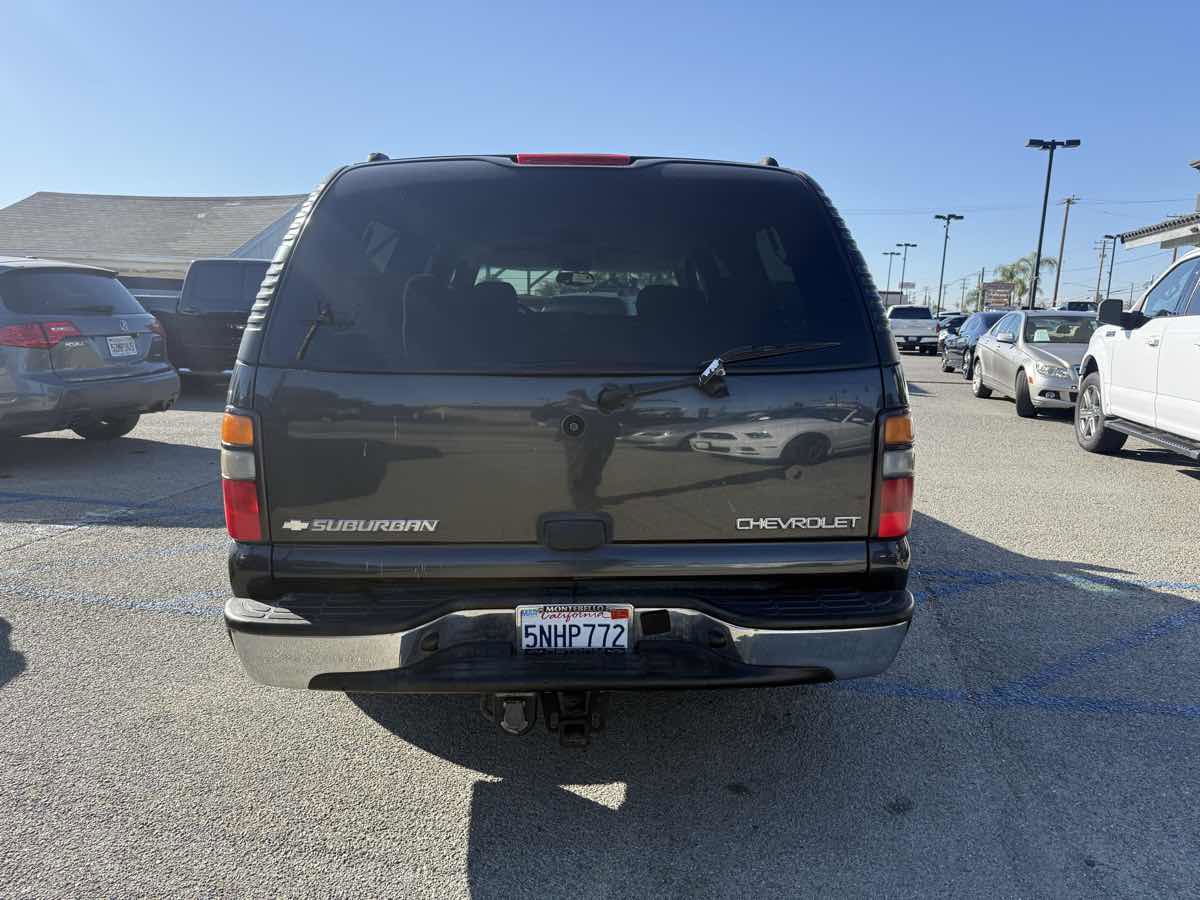 Used 2005 Chevrolet Suburban LS w/ Cargo Package image 4