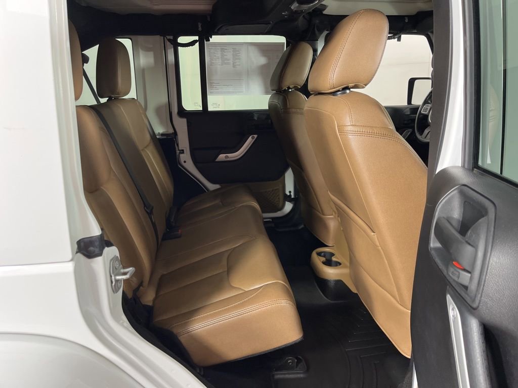 Used 2016 Jeep Wrangler Unlimited Sahara w/ Connectivity Group image 12