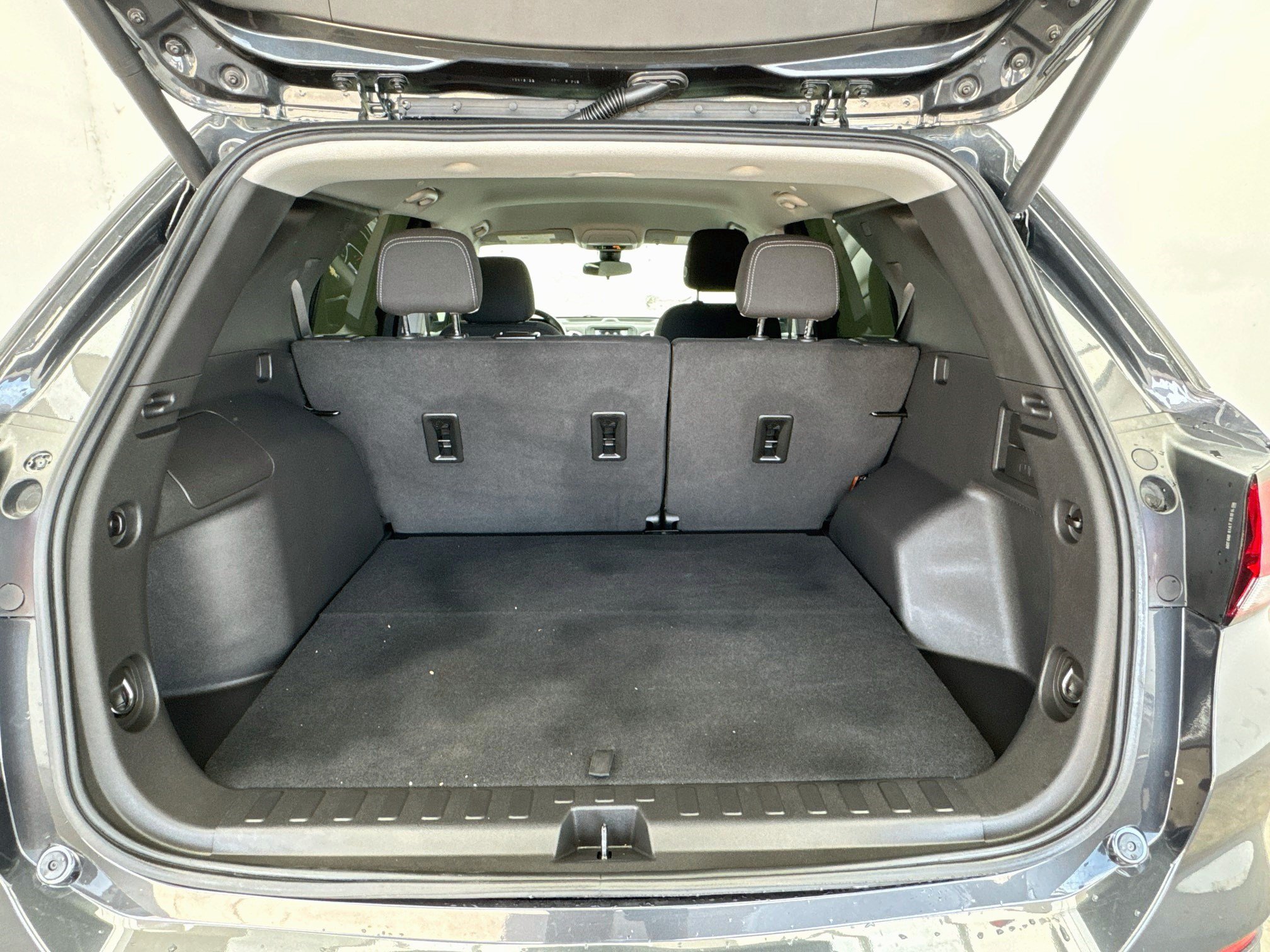 Used 2022 Chevrolet Equinox LT FWD image 17