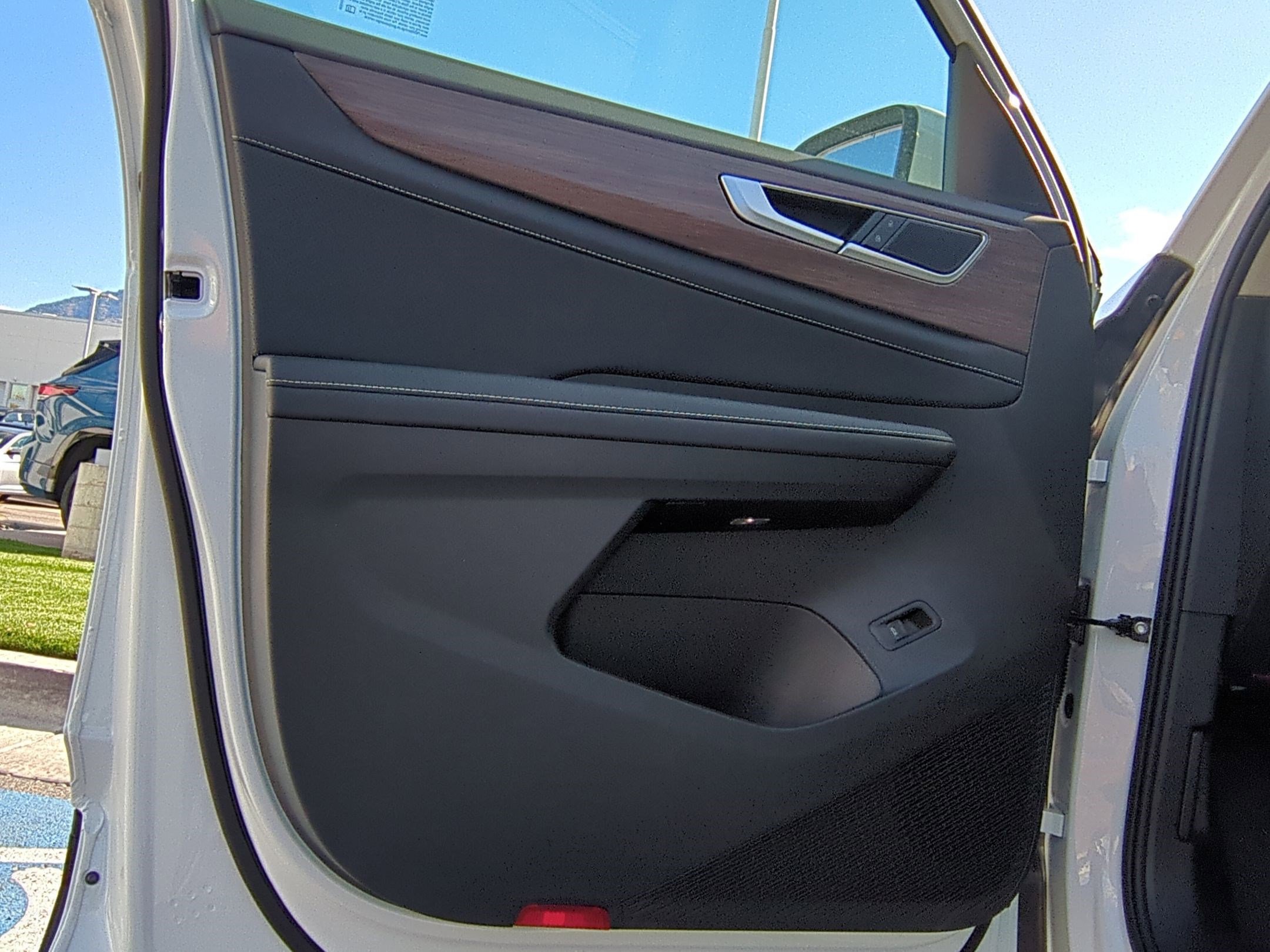 New 2026 Volkswagen Atlas SEL image 10