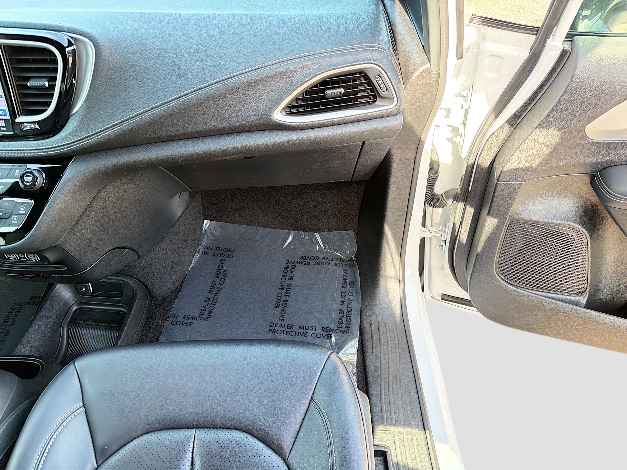 Used 2024 Chrysler Pacifica Limited image 18