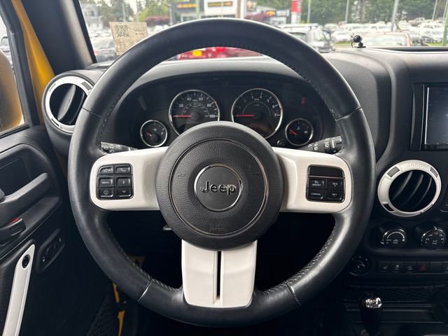 Used 2015 Jeep Wrangler Unlimited Sahara AWD/4WD image 18
