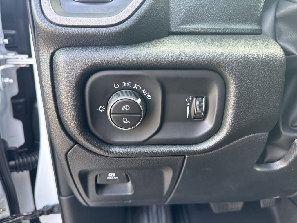 New 2026 RAM 1500 Classic Warlock image 17