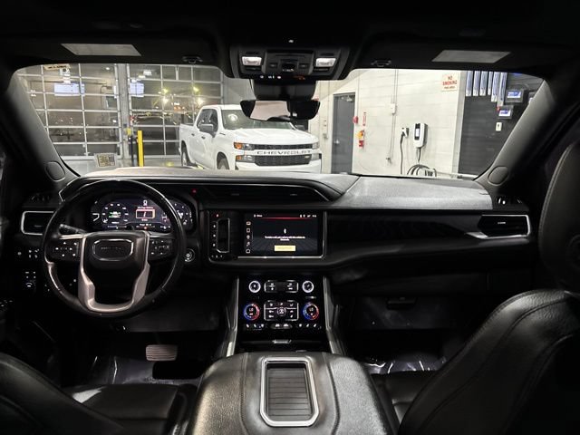 Used 2023 GMC Yukon Denali w/ Advanced Technology Package AWD/4WD image 41