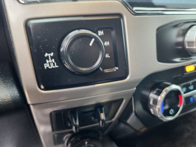 Used 2022 Ford F350 Lariat w/ Black Appearance Package image 19