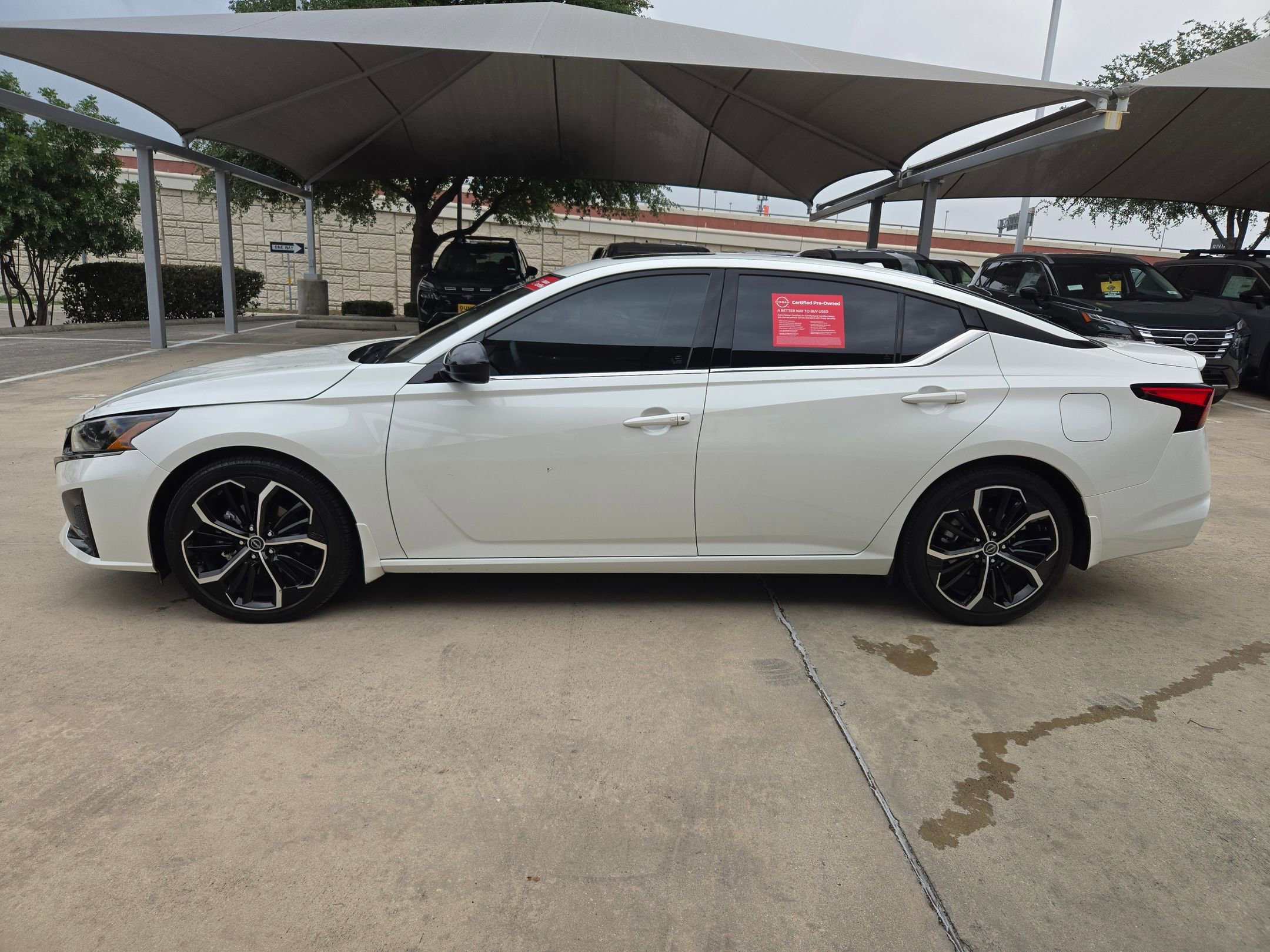Certified 2023 Nissan Altima 2.5 SR w/ SR Premium Package FWD image 6