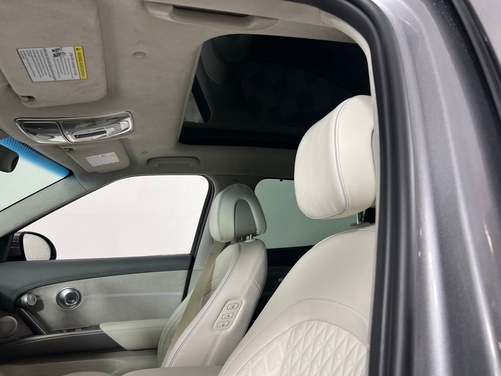 Used 2025 Genesis GV60 Performance image 24