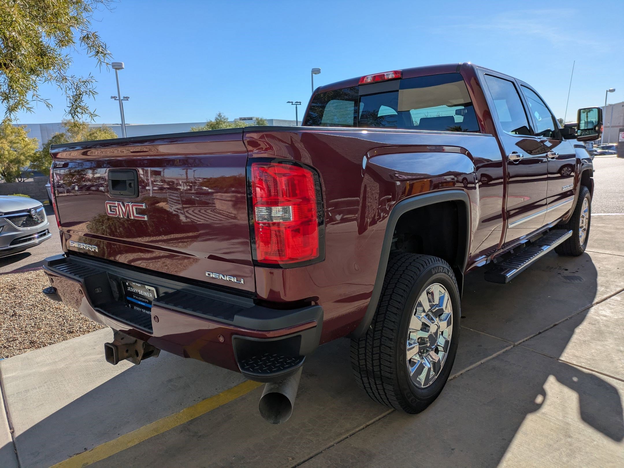 Used 2016 GMC Sierra 2500 Denali w/ Duramax Plus Package image 5