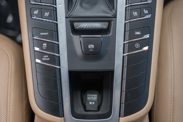Used 2021 Porsche Macan AWD/4WD image 29