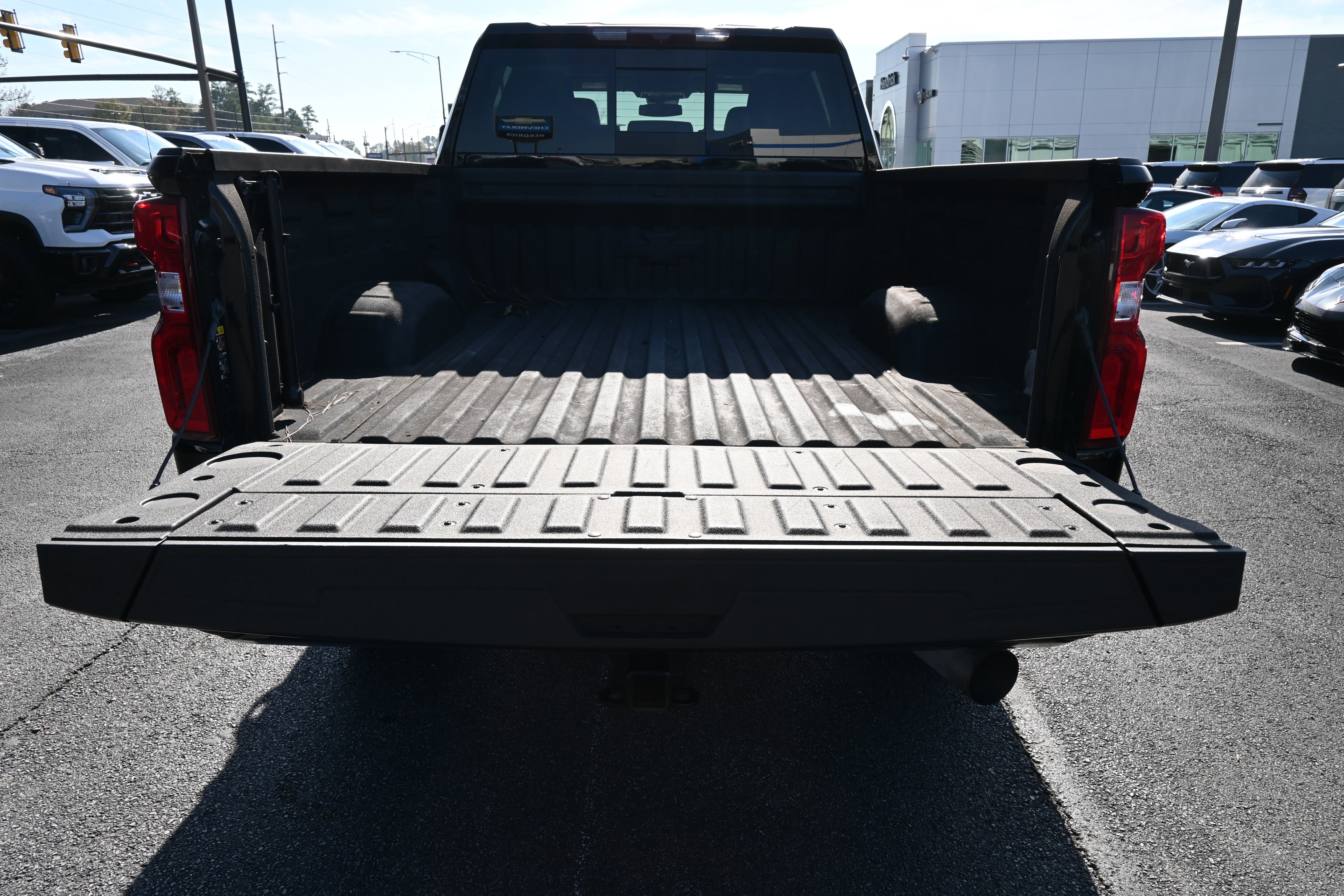 Used 2024 Chevrolet Silverado 2500 LT w/ Midnight Edition image 33
