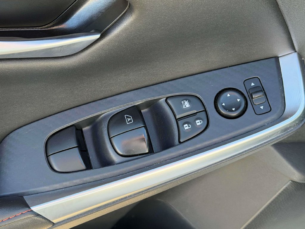 Used 2025 Nissan Sentra SR FWD image 25