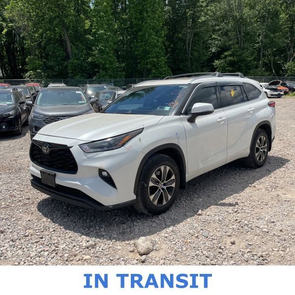 Used 2021 Toyota Highlander XLE AWD/4WD video 1