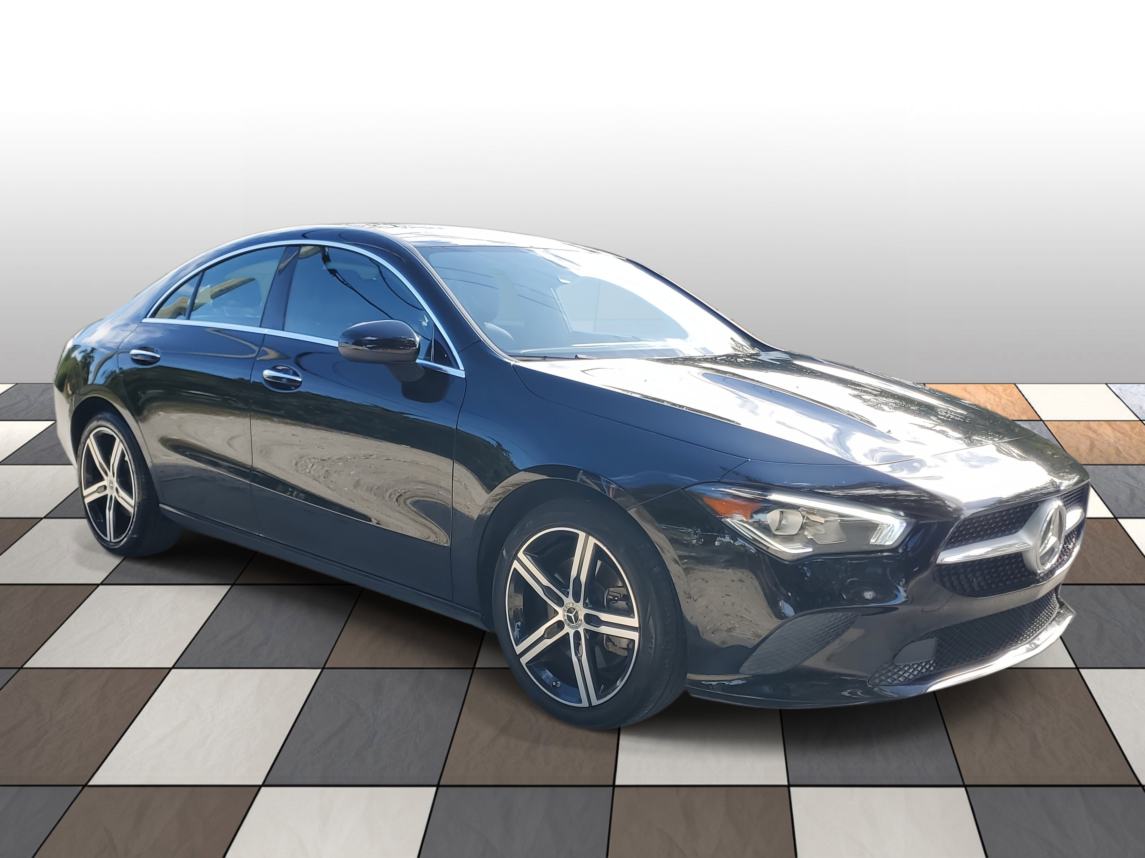 Used 2023 Mercedes-Benz CLA 250 w/ Premium Package image 3