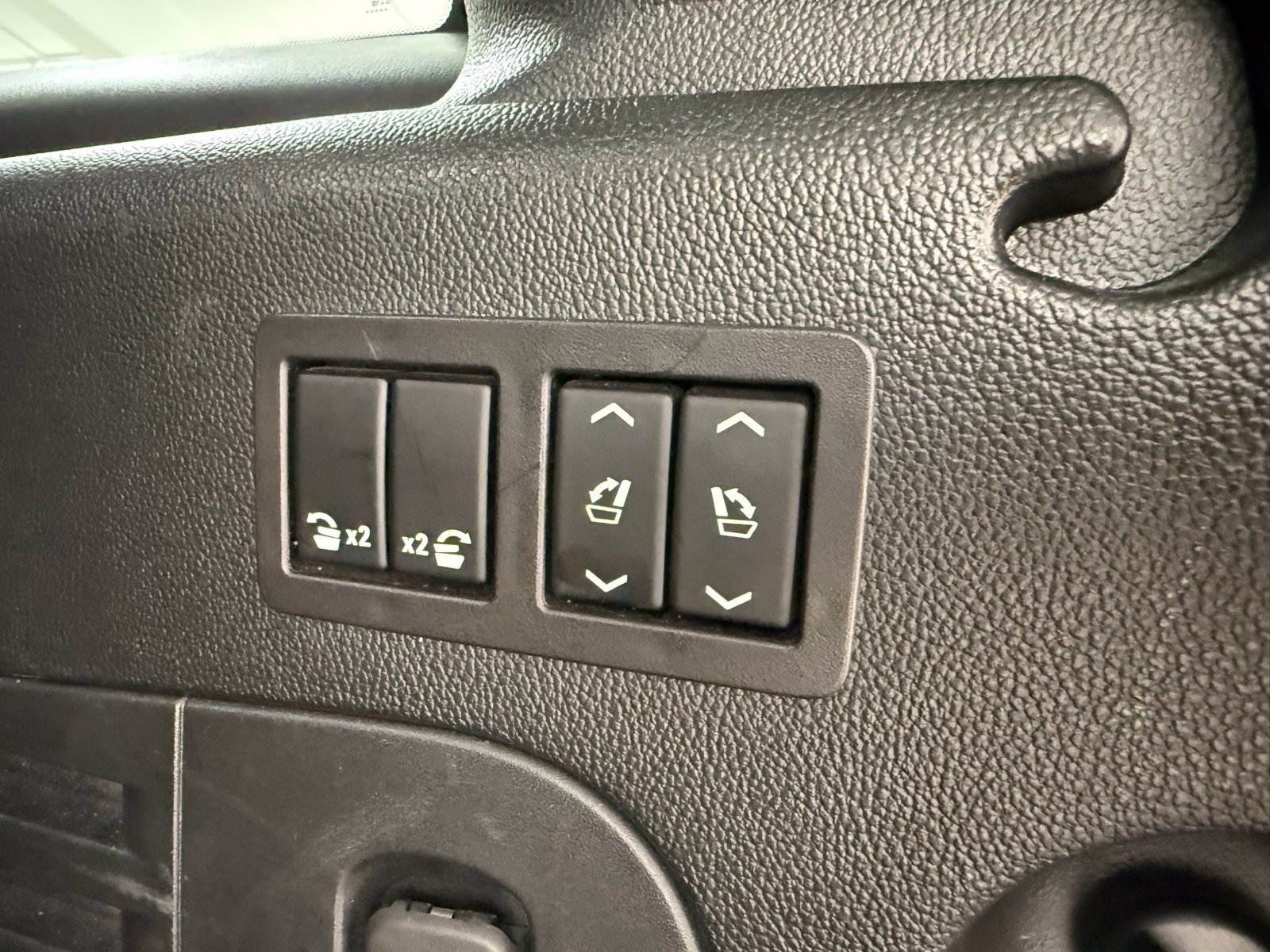 Used 2019 Cadillac Escalade ESV Luxury AWD/4WD image 8