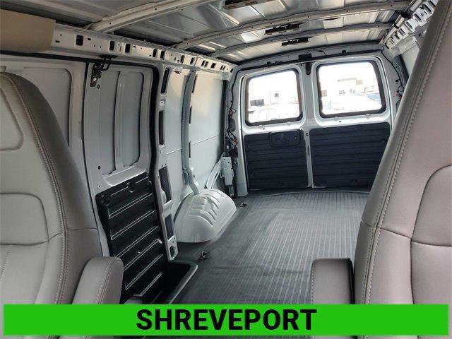New 2025 GMC Savana 2500 w/ Driver Convenience Package image 17