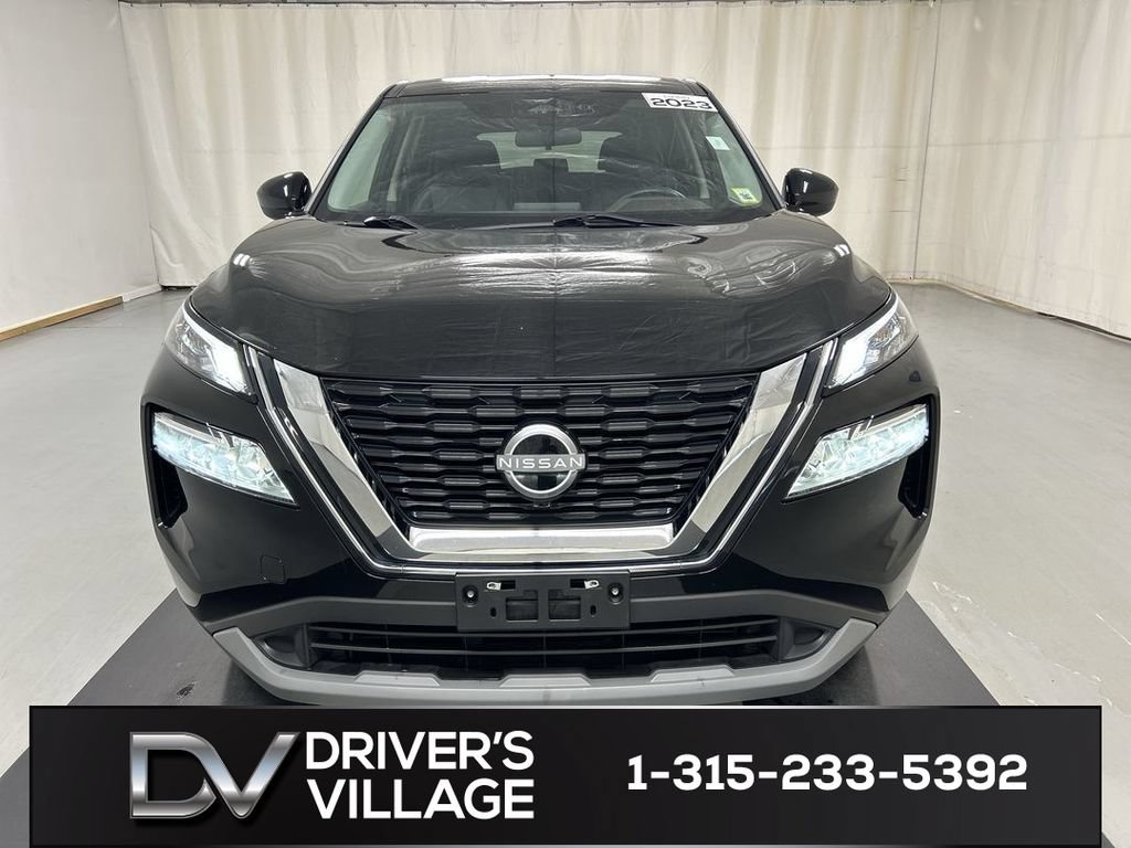 Used 2023 Nissan Rogue SV AWD/4WD image 3