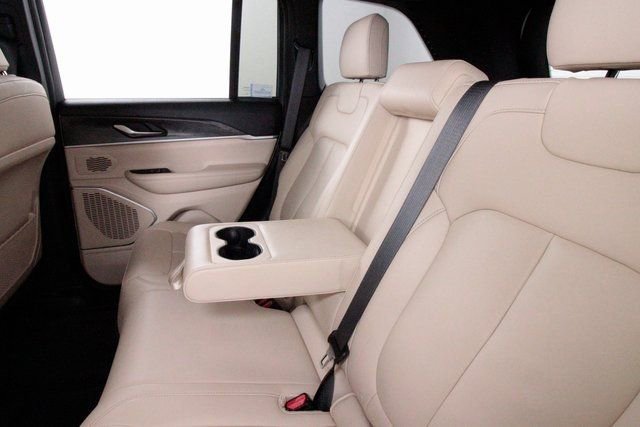 Used 2022 Jeep Grand Cherokee Limited 4xe image 29