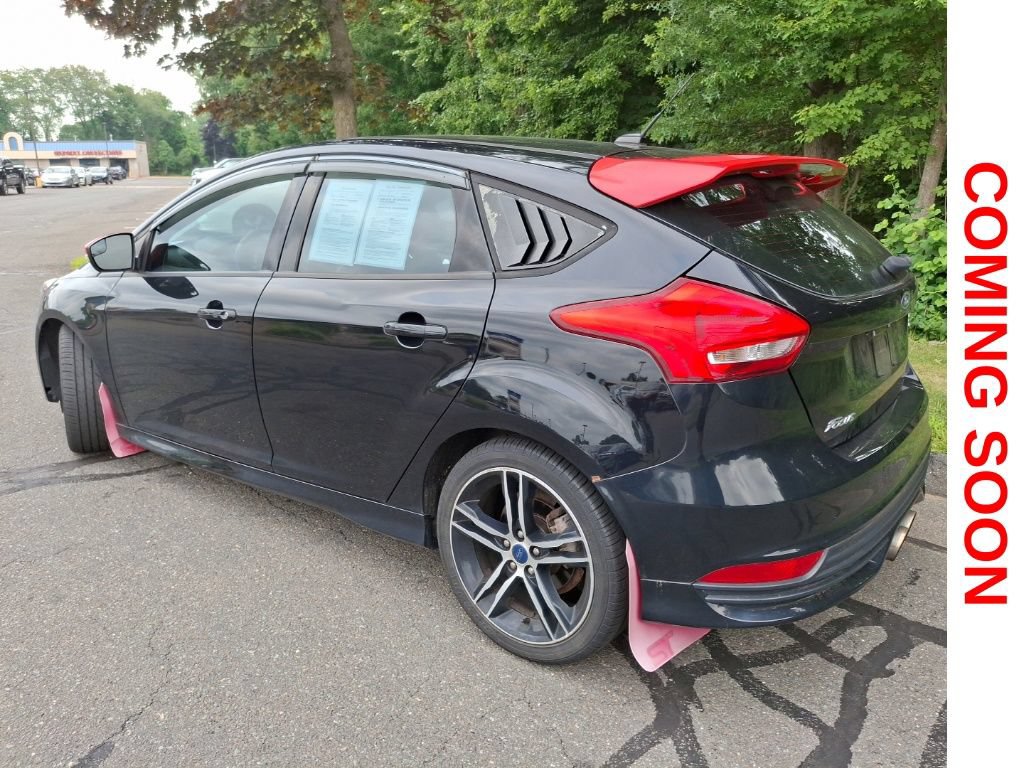 Used 2018 Ford Focus ST w/ Equipment Group 401A FWD image 9