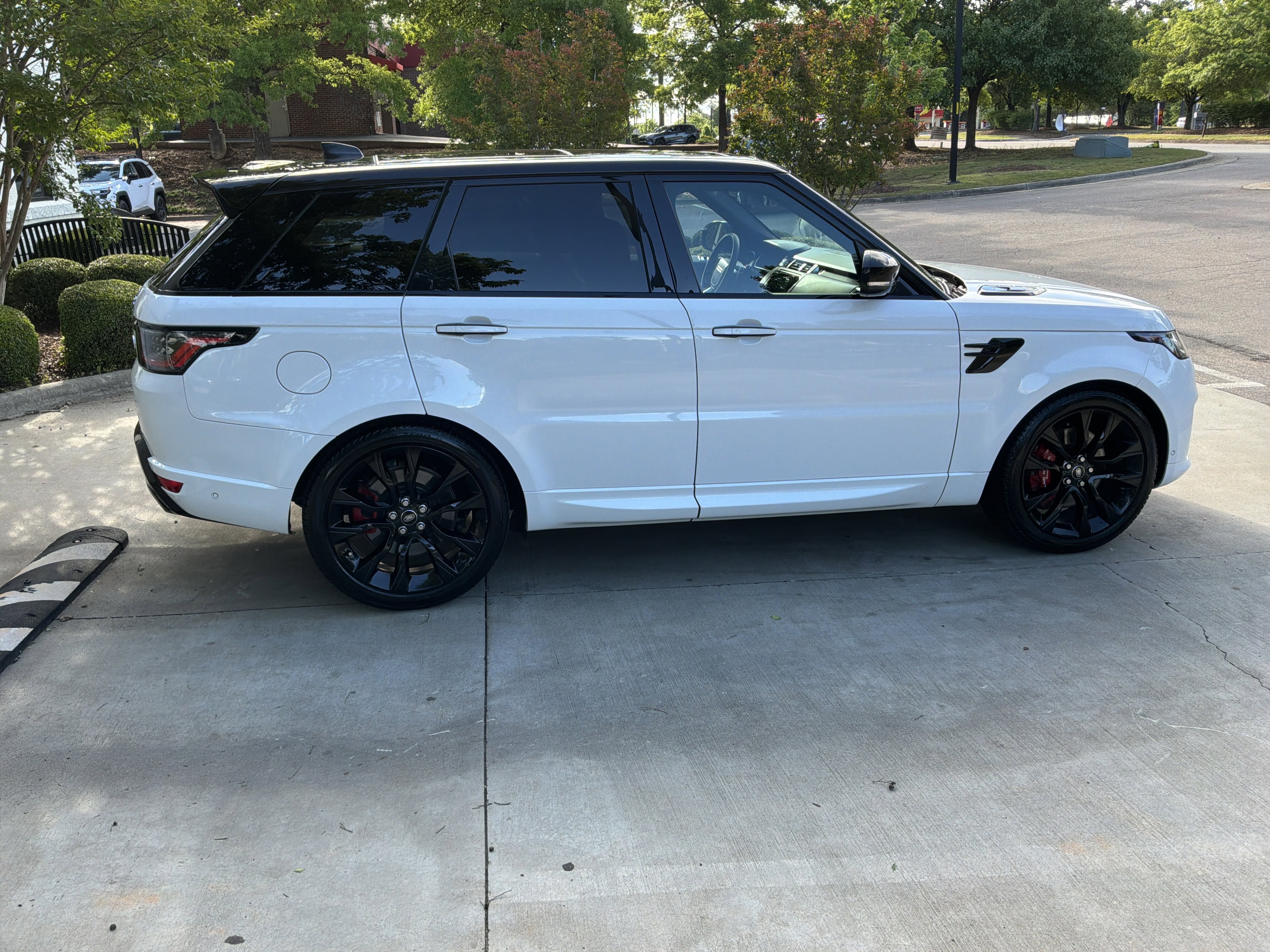 Used 2022 Land Rover Range Rover Sport HST AWD/4WD image 11