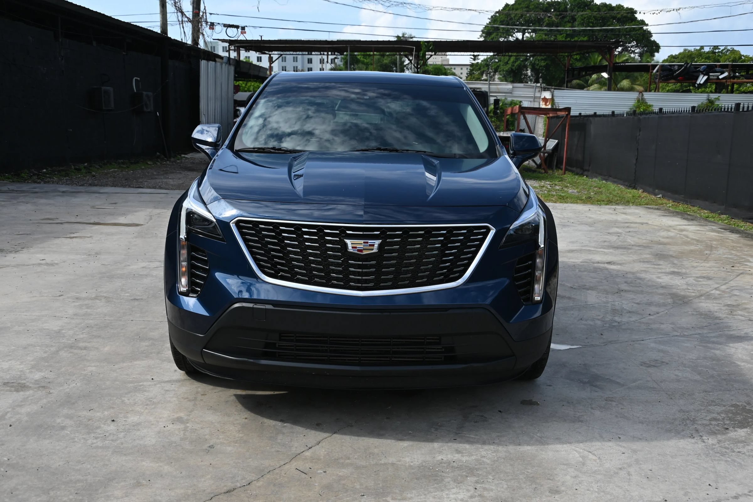 Used 2021 Cadillac XT4 Luxury FWD image 2