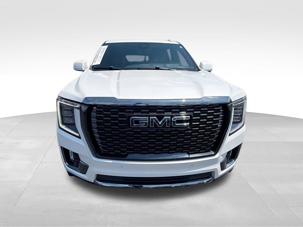 Used 2023 GMC Yukon XL Denali Ultimate AWD/4WD image 3