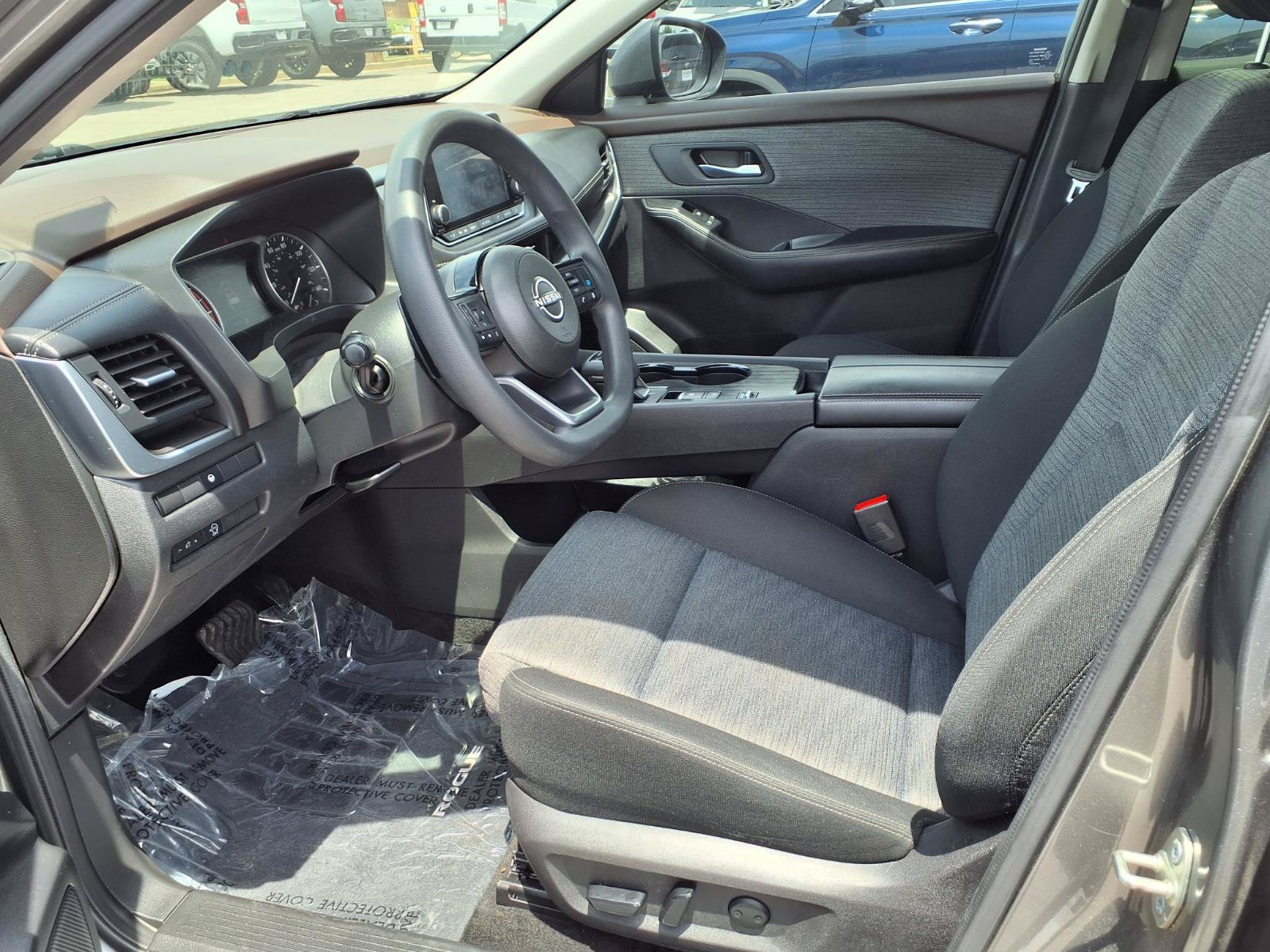 Used 2023 Nissan Rogue SV FWD image 14