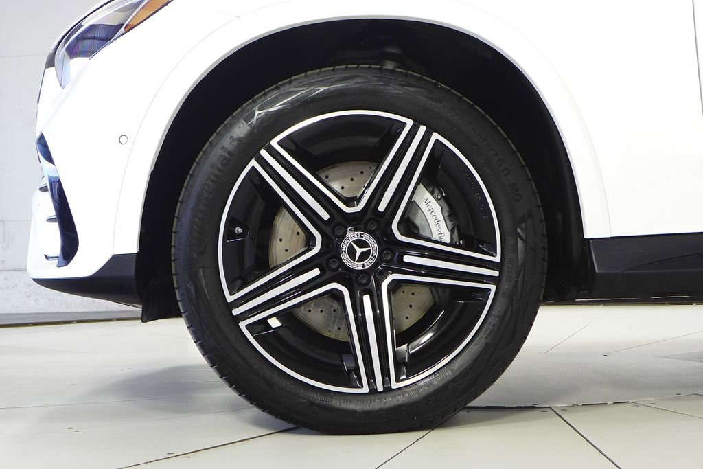 Used 2024 Mercedes-Benz GLC 300 4MATIC image 5