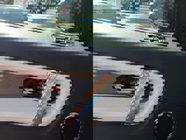 Used 2020 Land Rover Discovery Sport S R-Dynamic image 18