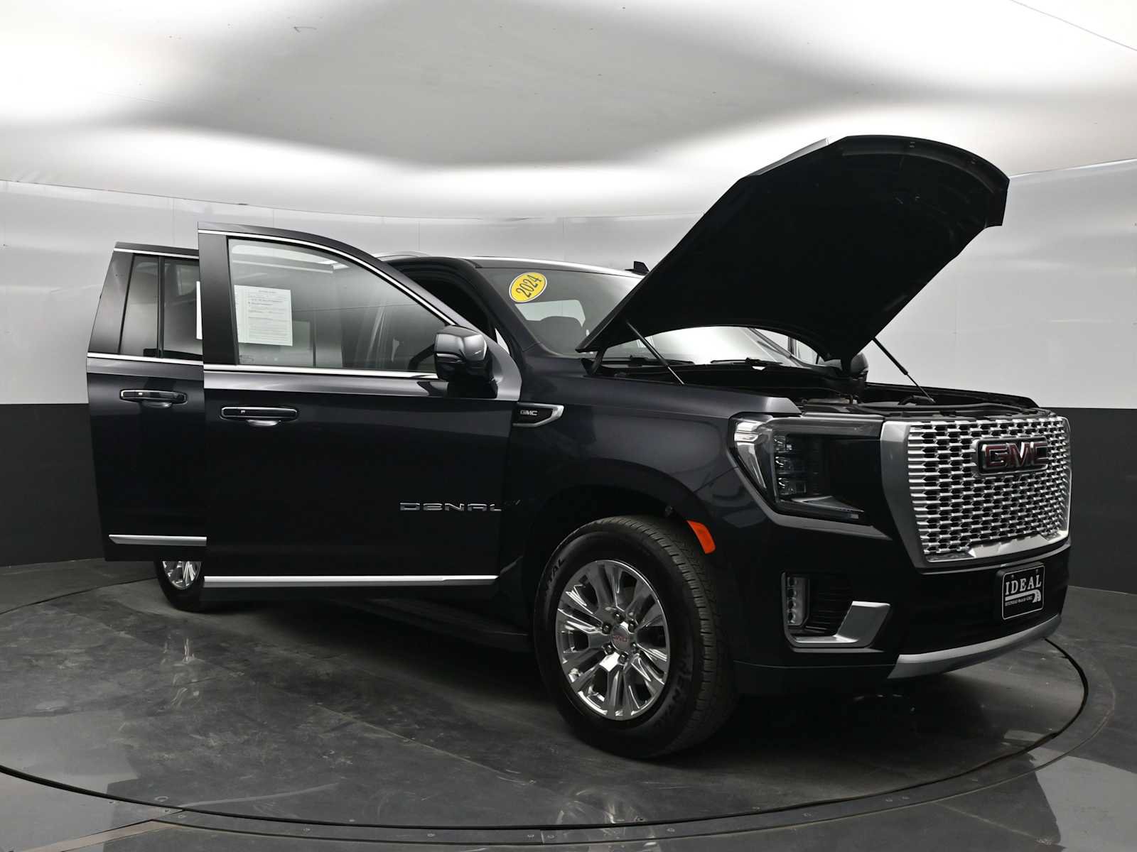 Used 2024 GMC Yukon XL Denali w/ Advanced Technology Package AWD/4WD image 47