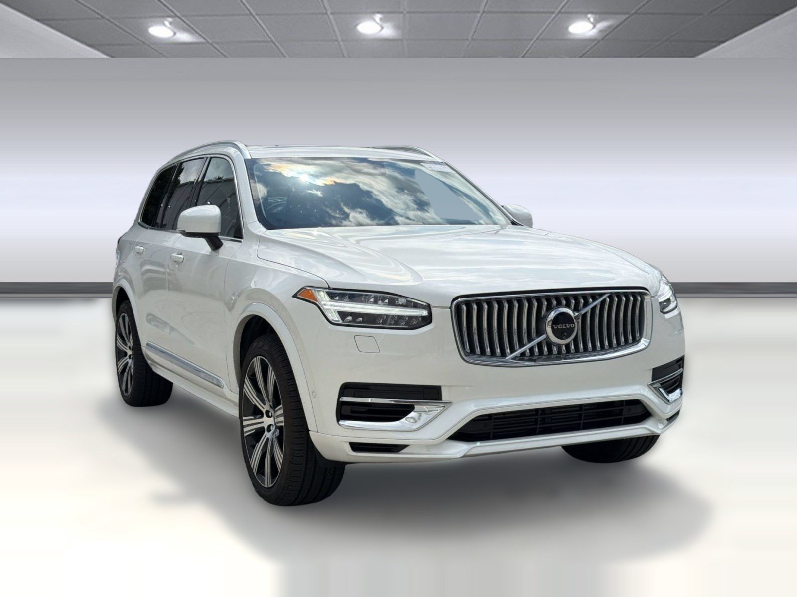 Certified 2024 Volvo XC90 T8 Plus w/ Protection Package Premier AWD/4WD image 7