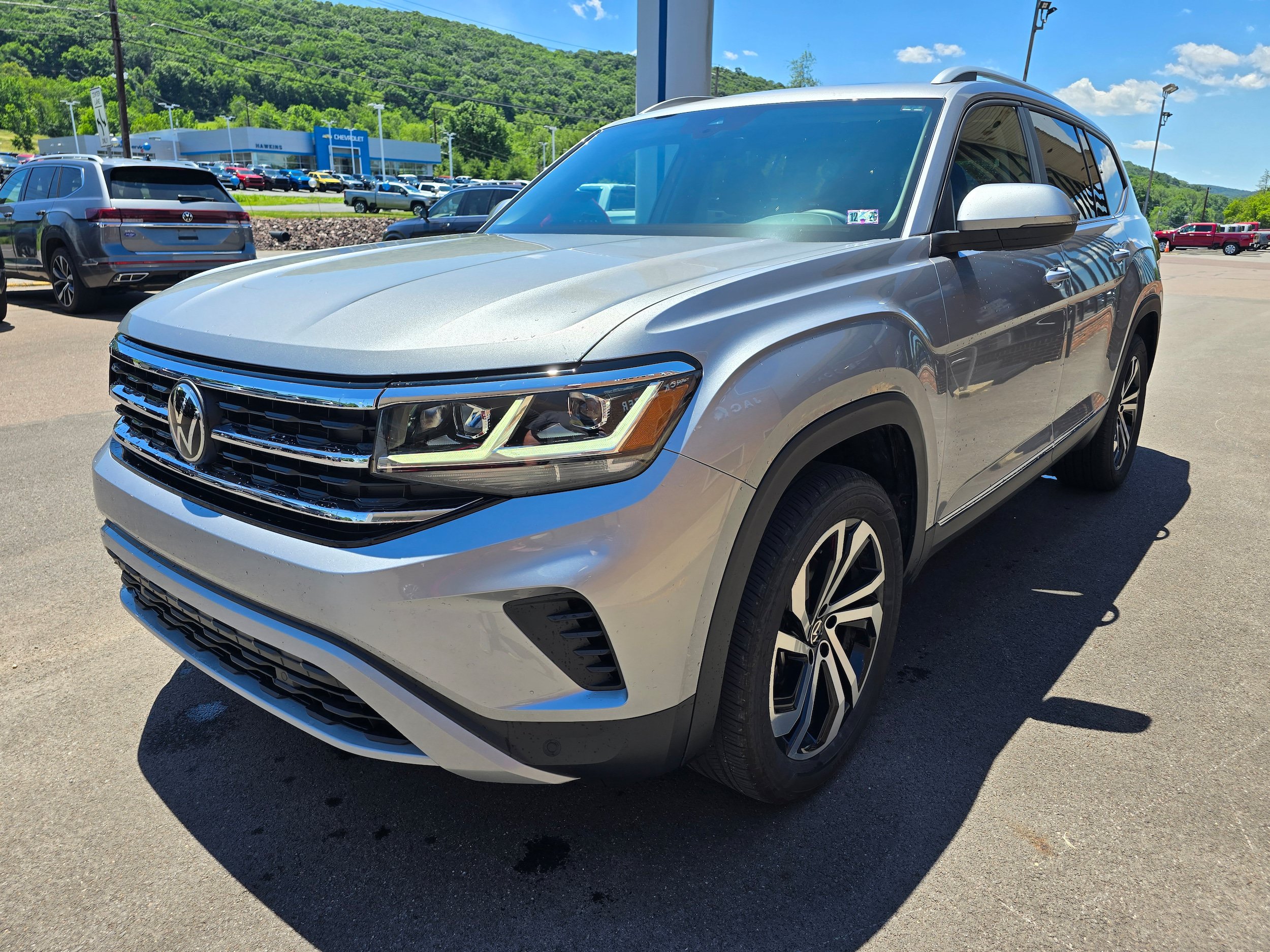 Used 2023 Volkswagen Atlas SEL AWD/4WD image 3