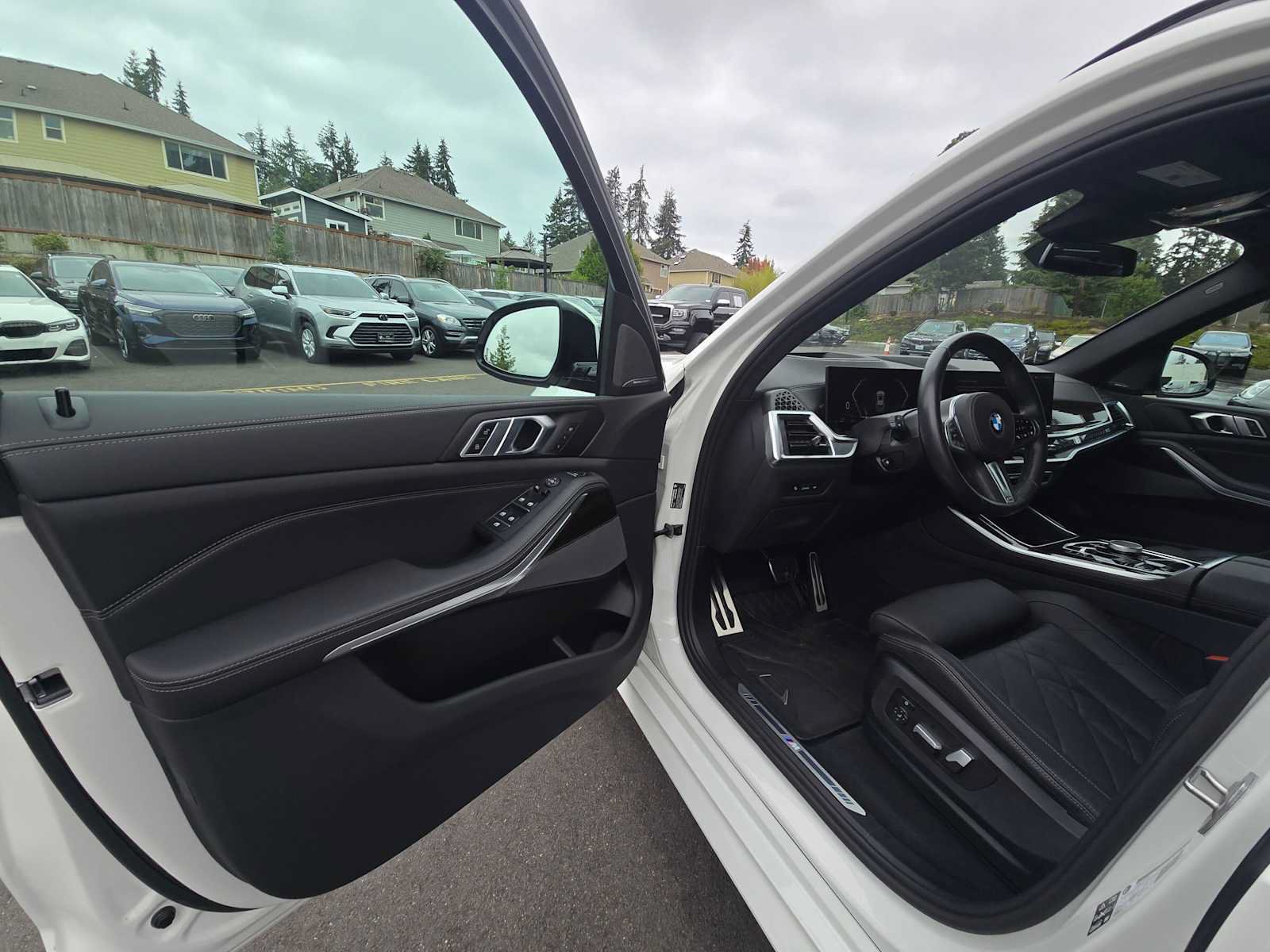 Used 2024 BMW X5 xDrive40i w/ M Sport Package AWD/4WD image 20