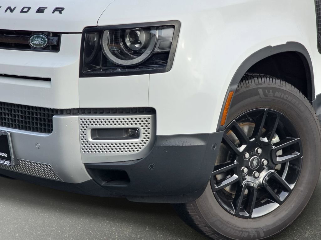 Used 2025 Land Rover Defender 110 S image 32