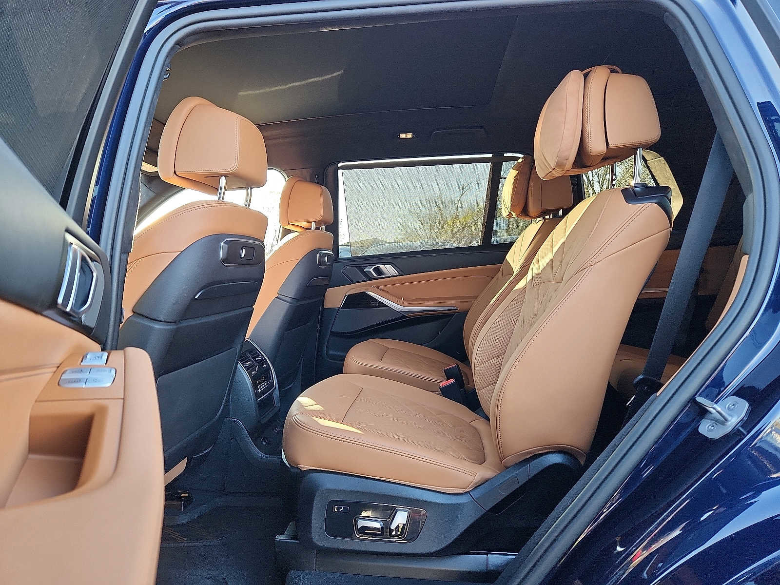 Certified 2024 BMW X7 xDrive40i w/ M Sport Package image 10