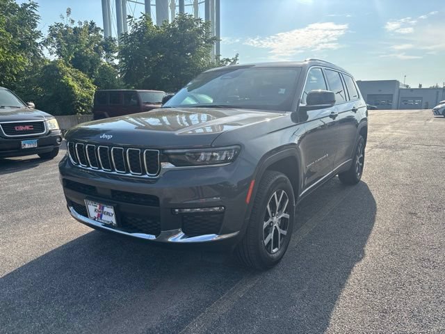 Used 2023 Jeep Grand Cherokee L Limited w/ Trailer Tow Group (B) AWD/4WD image 1