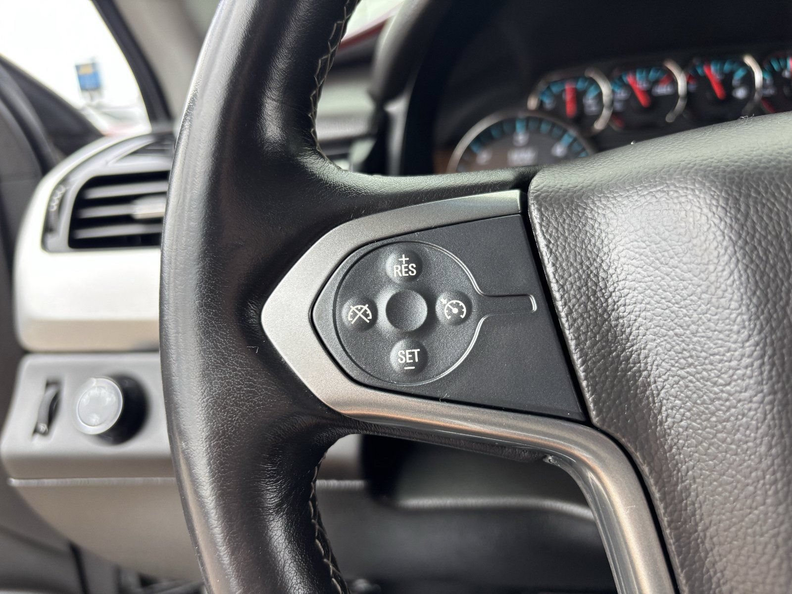 Used 2019 Chevrolet Tahoe LS AWD/4WD image 29